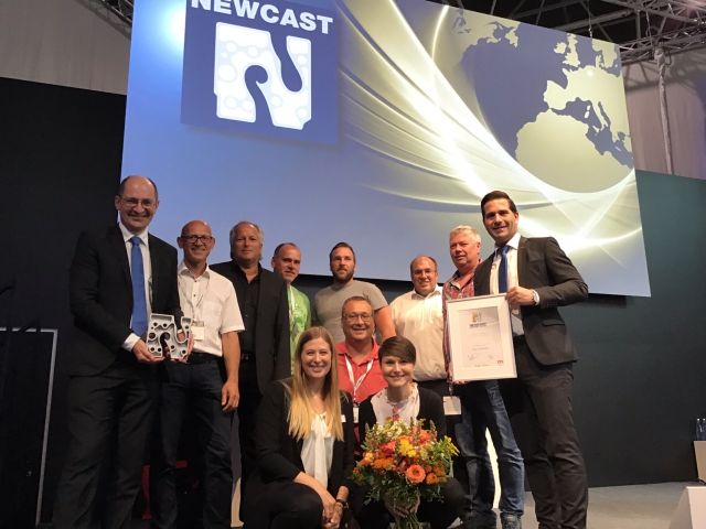 Mitarbeiter der FEINGUSS BLANK empfangen den NEWCAST-Award